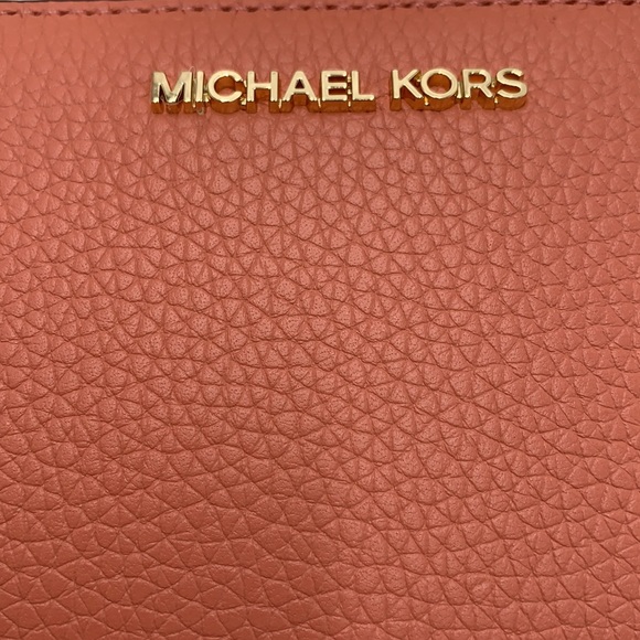 MICHAEL KORS LARGE TRAVEL CONTINENTAL WRISTLET WALLET PRIMEROSE COLOR - Picture 14 of 16